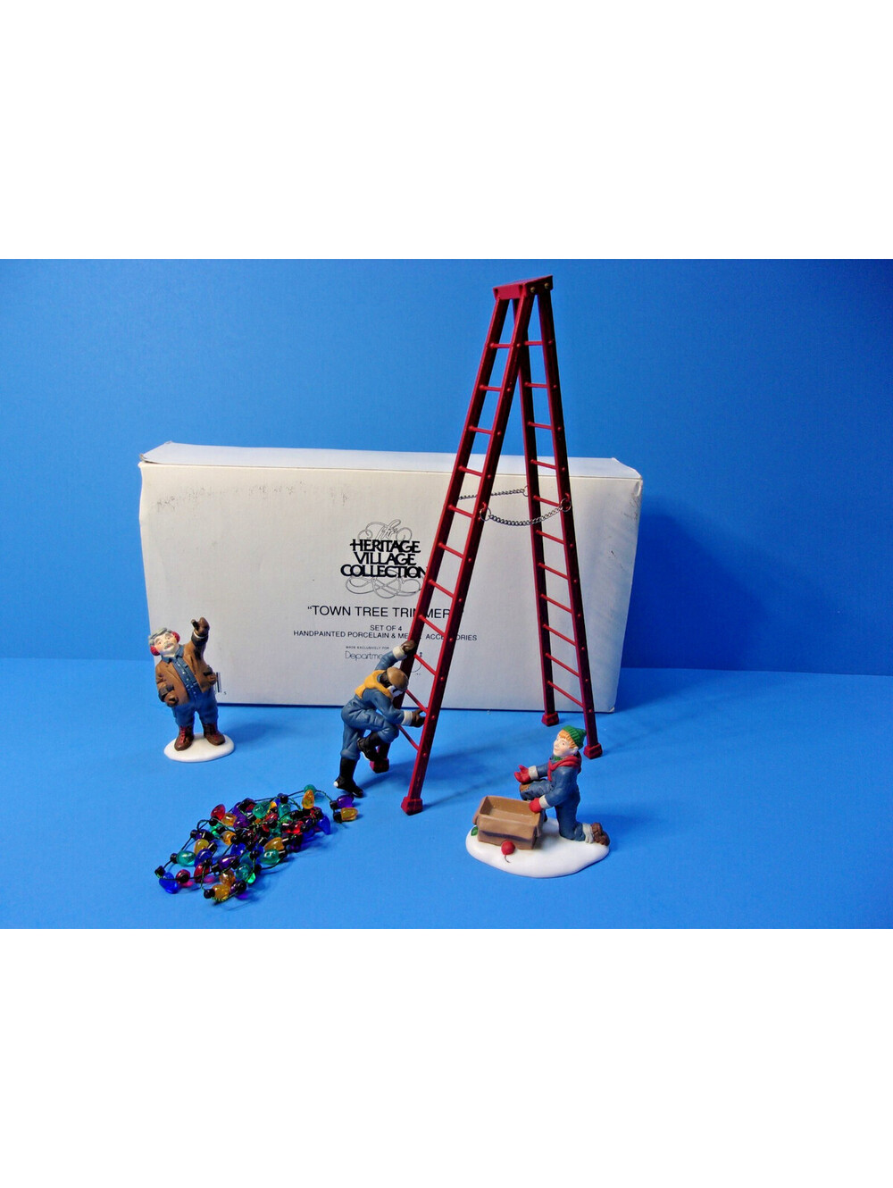 Dept 56 Town Tree Trimmers #5566-2 Heritage Village Accessory Complete Set IOB